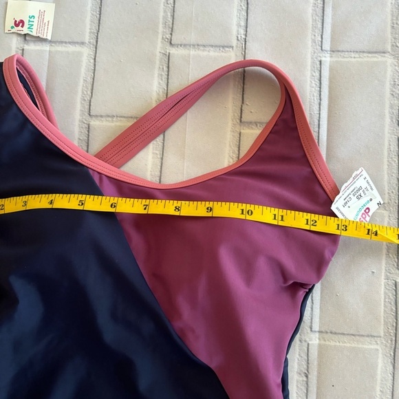 All in motion Colorblock One Piece Swimsuit Size XS NWOT - Picture 8 of 10